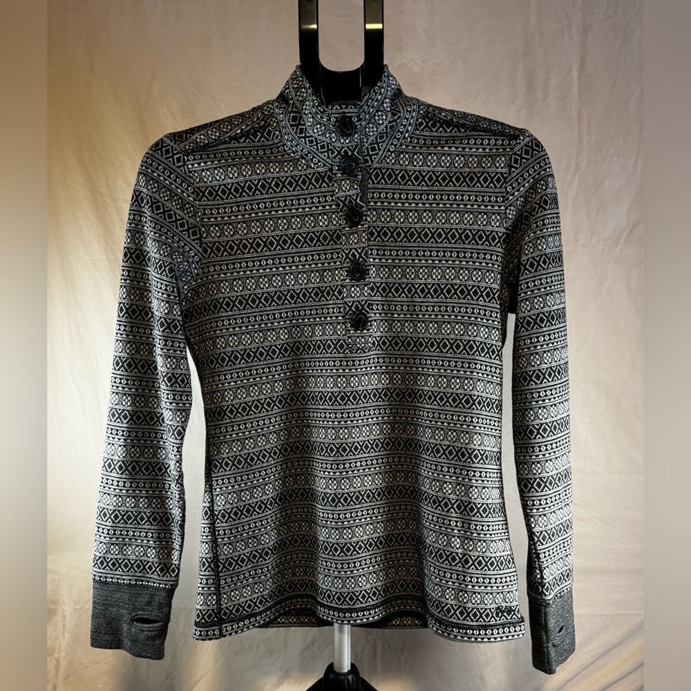Women’s Like New Medium Kavu Lopez Patterned Henley Quarter Button Pullover